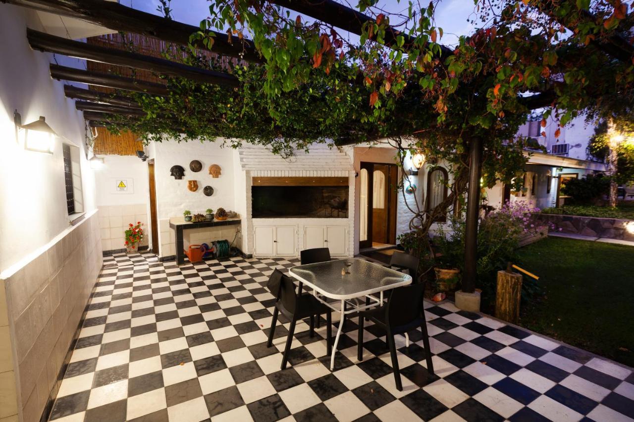 Posada De Rosas Mendoza Bagian luar foto